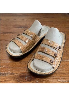 Alegria Fiona Sandals Women’s Patent Leather Tan Cork Print Platform Size 38